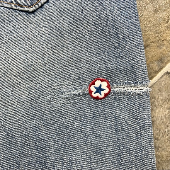 Levi’s Premium 405 Standard Distressed Jean Shorts - Picture 14 of 14